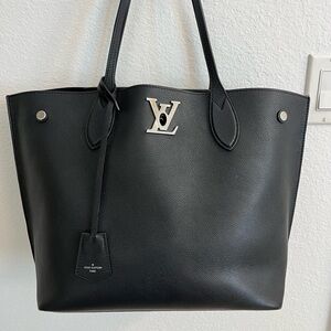 Louis Vuitton Black Leather Lockme Go Noir Tote Bag